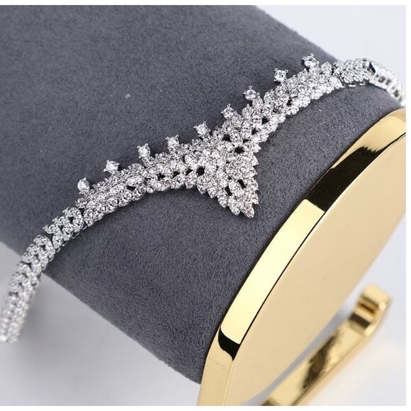 "Radiant Dawn: A Unique 7-Piece One-of-a-Kind Tiara Bridal Ensemble" - Picture 12 of 16